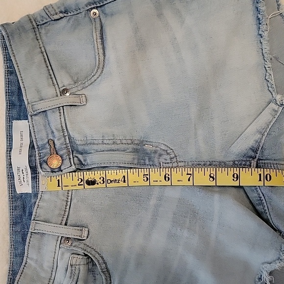 LEVI'S High Rise shorts size 2 - Picture 4 of 5